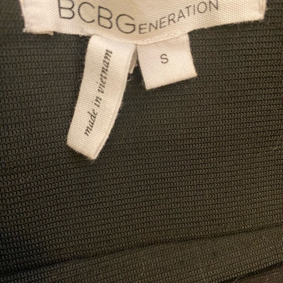 BCBGeneration color block skirt. - Picture 6 of 6